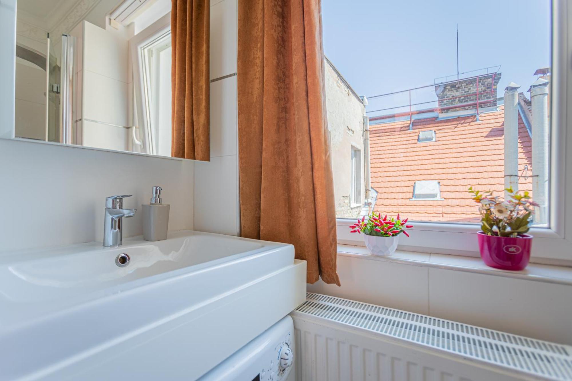 Iranyi Studio Budapest Extérieur photo